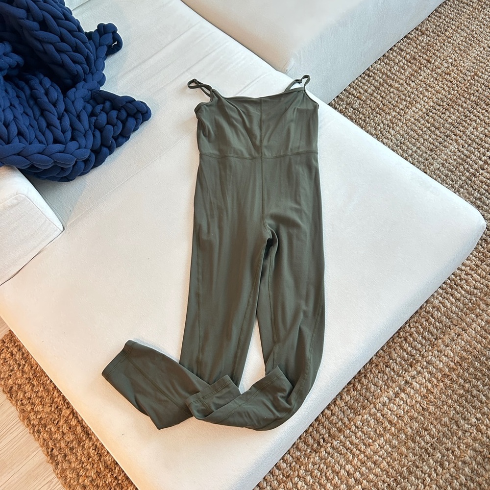 Green Aritzia Wilfred Free bodysuit M